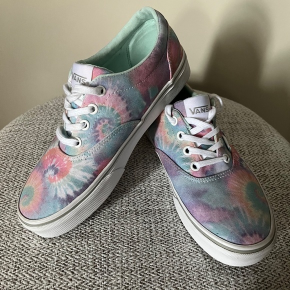 Vans Women’s Sneakers - Picture 16 of 16